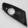 SEAT LEON- 05/09; SİS LAMBA KAPAĞI SAĞ SİYAH (SİS DELİKLİ) (TYG) 1P0853666A9B9