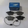 AUDI A4- 95/99; ÖN FREN BALATASI 1,8/1,9TDI/2,4/2,5TDI/2,6 (2KABLOLU)(DİSK)(156,4X73,8X19,5)(BRAMAX) 4A0698151A