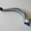 AUDI A4- 15/18; ÖN ALT TABLA SAĞ EĞRİ TİP BURÇLU/ROTİLLİ (65 MM M14) (SALINCAK) ALÜMİNYUM (SH) 8K0407694T