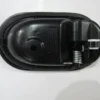 DACIA SANDERO- 09/12; ARKA KAPI İÇ AÇMA KOLU SAĞ SİYAH (ELCEĞİ GÜMÜŞ GRİ) 8200174074