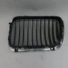 BMW 3 SERI- E36- SD/COUPE- 94/98; ÖN PANJUR SAĞ SİYAH/NİKELAJ ÇERÇEVELİ (TYG) 51138195152