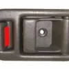 SUZUKI SWIFT- SD/HB- 89/96; ÖN KAPI İÇ AÇMA KOLU SAĞ GRİ (İÇTEN KİLİTLEMELİ) (HUSHAN) 83210-63B00