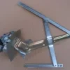 SUZUKI SWIFT- 05/11; ÖN CAM KRİKOSU SOL ELEKTRİKLİ/MOTORLU (6 PİNLİ) (TW) 83402-63J10