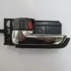 SUZUKI SWIFT- 05/11; ÖN KAPI İÇ AÇMA KOLU SOL SİYAH/NİKELAJLI (HUSHAN) 83120-63J20-F06