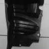 SUZUKI ALTO- 10/12; KARTER MUHAFAZA PLASTİĞİ SOL (TW) 72394-68K00