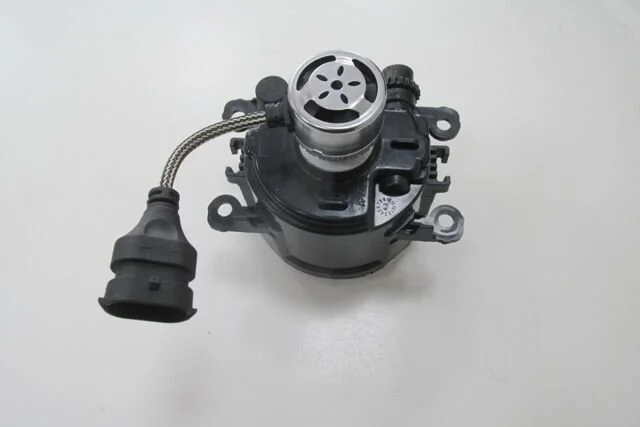 FORD TRANSIT CONNECT- 15/18; SİS LAMBASI SAĞ/SOL AYNI (ADET) LED AMPÜLLÜ 8200074008