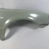 VOLKSWAGEN PASSAT- B5- 97/00; ÖN ÇAMURLUK DELİKLİ SAĞ GRİ BOYALI (SIMYI) 3B0821106C