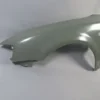VOLKSWAGEN PASSAT- B5- 97/00; ÖN ÇAMURLUK DELİKLİ SOL GRİ BOYALI (SIMYI) 3B0821105C
