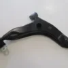 MITSUBISHI CARISMA- 97/00; ÖN ALT TABLA SAĞ (SALINCAK) BURÇLU/ROTİLLİ (SH) 30821651