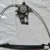 RENAULT CLIO- 2- SD- 98/01; ÖN CAM KRİKOSU SOL ELEKTRİKLİ/MOTORLU (HUSHAN) 7700842247