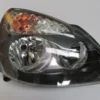 RENAULT CLIO- 2- SD/HB- 02/06; FAR LAMBASI SAĞ ELEKTRİKLİ/MOTORSUZ SİYAH 5FİŞLİ (H1/H7) (AYFAR) 7701051770