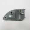 RENAULT TWINGO- 01/02; ÖN KAPI İÇ AÇMA KOLU SOL GRİ PÜTÜRLÜ 8200259376