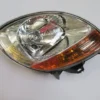 RENAULT KANGOO- 2- CLASSİC- 03/12; FAR LAMBASI SAĞ ELEKTRİKLİ/MOTORSUZ (H4) (SARI SİNYALLİ) (AYFAR) 8200150617