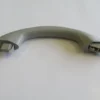 RENAULT KANGOO- 3- 08/13; SÜRGÜLÜ KAPI ÇEKME KOLU SAĞ GRİ 8200497434