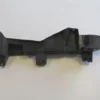 RENAULT KANGOO- 4- 14/21; ÖN ÇAMURLUK BAĞLANTI SUPORTU SAĞ 631226477R