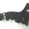 TOYOTA COROLLA- ZZE121- 05/06; ÖN TAMPON BRAKETİ SOL PLASTİK (CASP) 52116-12380