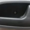 KIA BONGO- KAMYONET- 02/04; ÖN KAPI İÇ AÇMA KOLU SAĞ SİYAH (HUSHAN) 0K240-58-33061
