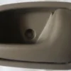 KIA RIO- I- 01/02; ÖN KAPI İÇ AÇMA KOLU SAĞ BEJ (HUSHAN) 0K30B-5833078